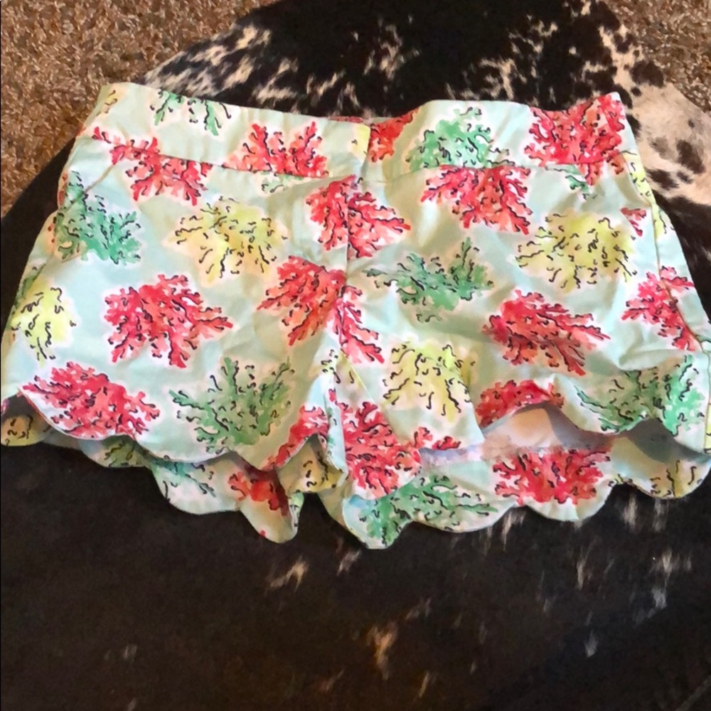 scalloped coral reef shorts